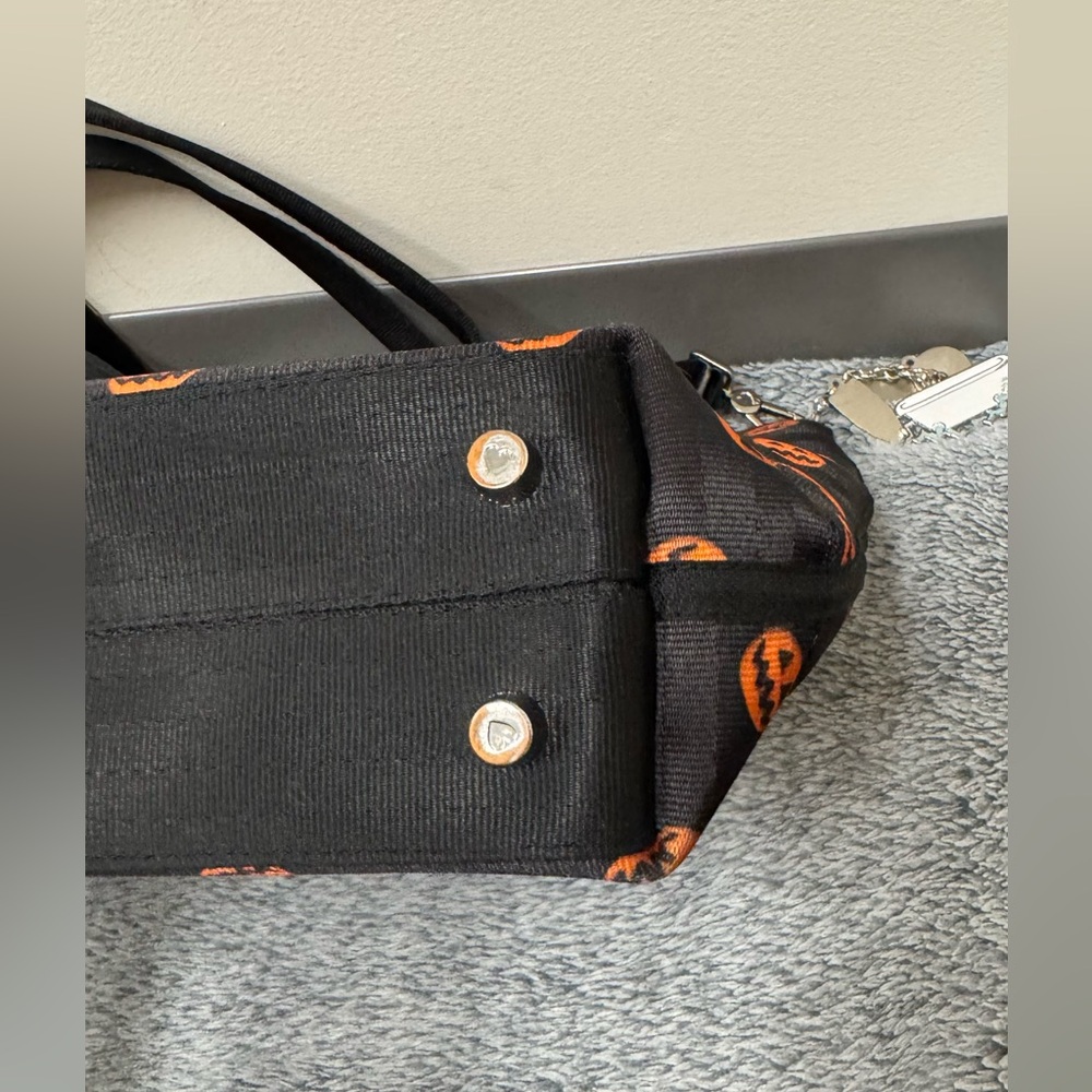 Harvey’s Seatbelt Bag Disney Nightmare Before Christmas - Picture 11 of 12